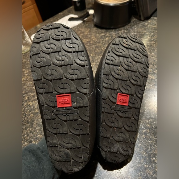 Women’s North Face Thermoball Traction Mule Slippers - Picture 3 of 3